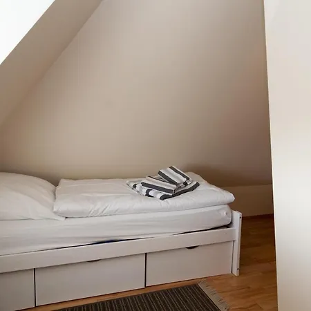 Holiday home Reetdachhaus Suederende