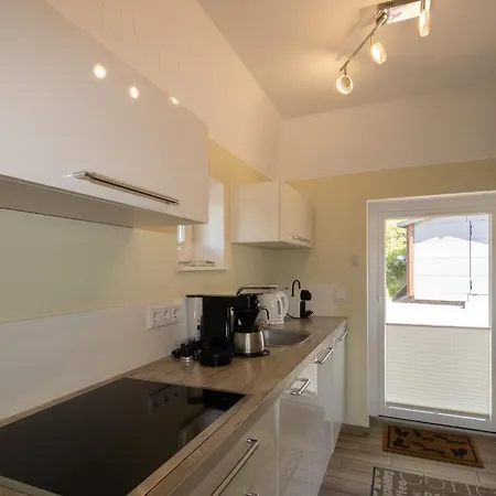 Holiday home Reetdachhaus Suederende Hornum
